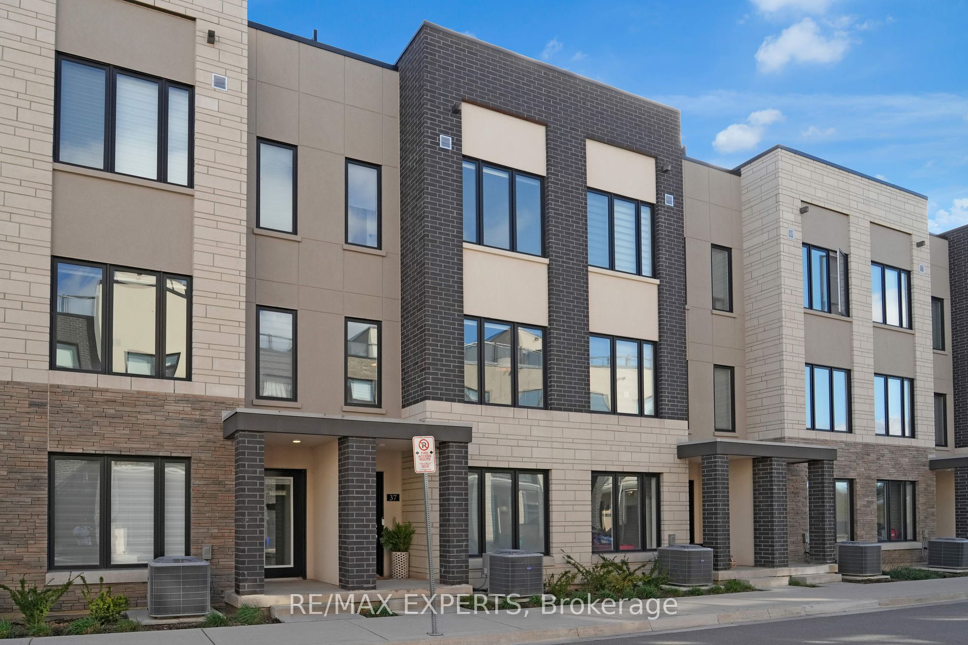 1095 Cooke Blvd 37