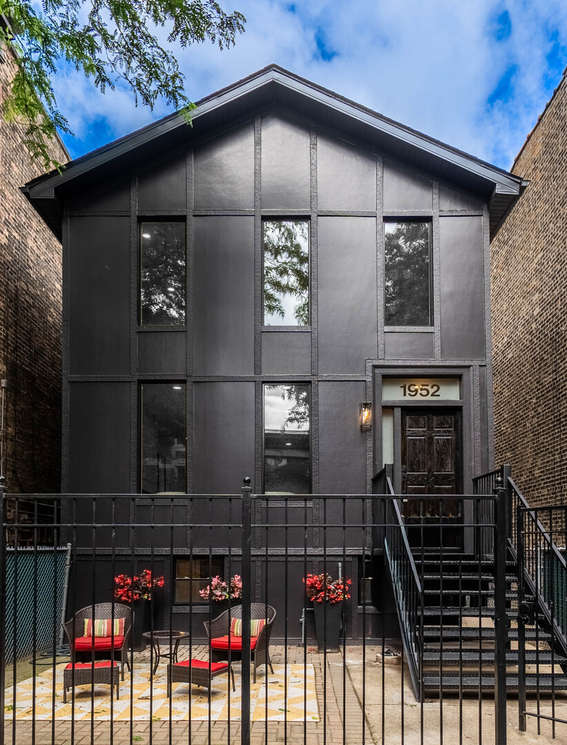 1952 N Bissell Street