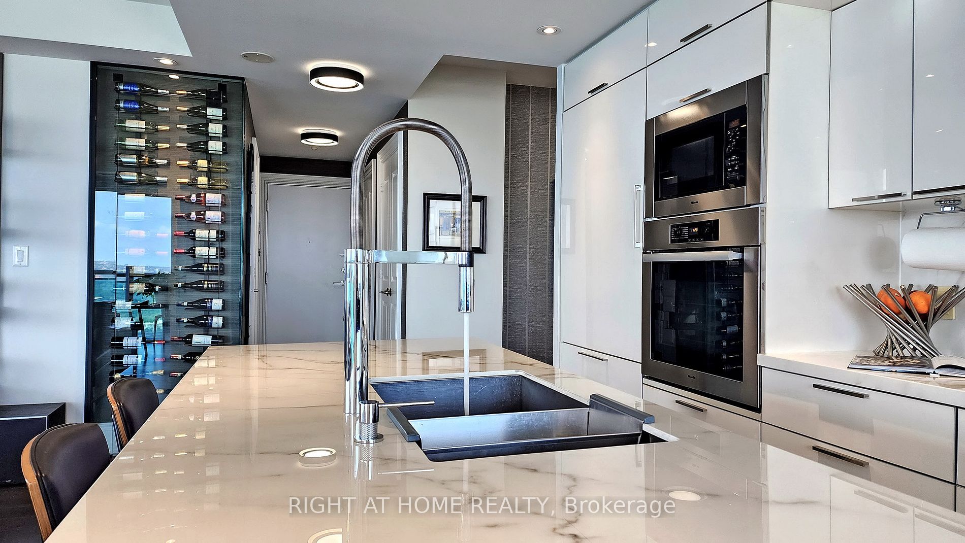 16 Brookers Lane Lph04