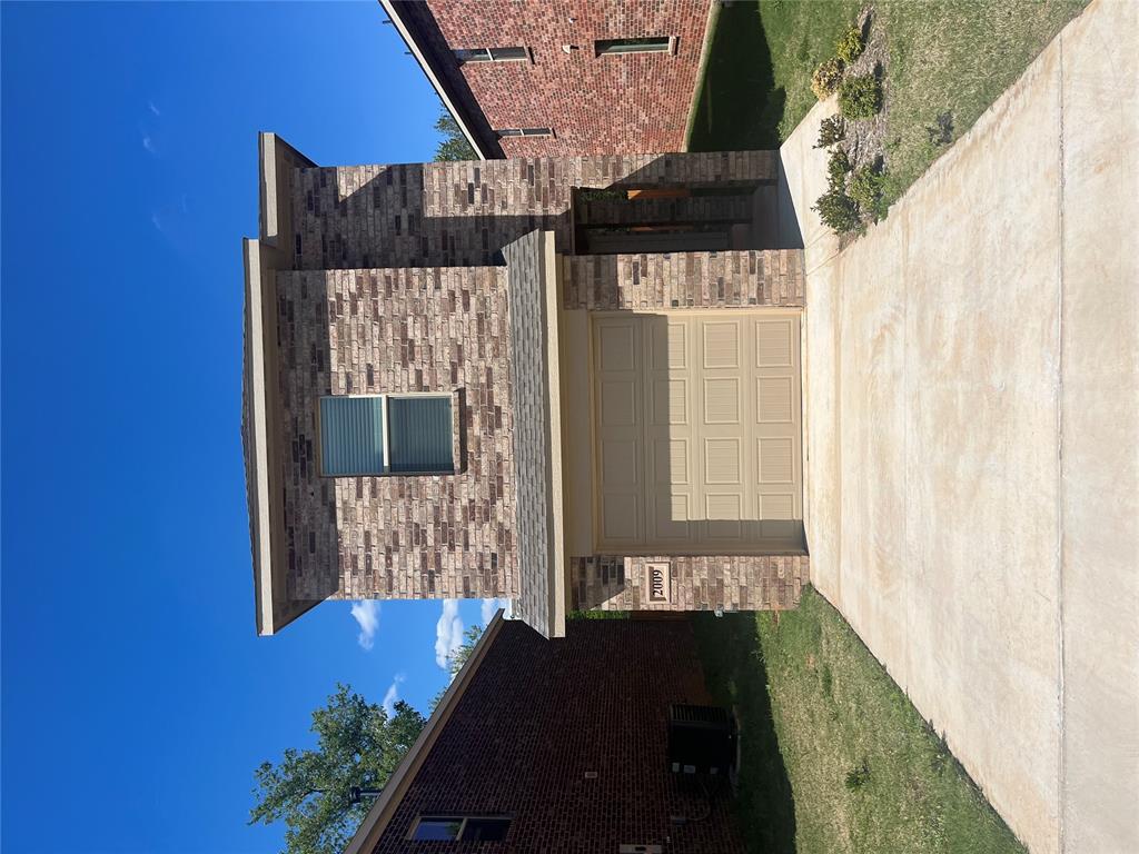 The Villages in Norman offers the Canelo floorplan with 3 beds 2 1/2 baths, 1203 sq ft with granite countertops, stainless steel appliances, energy-efficient features and premium flooring. A seamless layout that encourages family togetherness and makes entertainment easy. Bedrooms are separated from the main floor buzz, ideal for families. Contact us today for a tour!