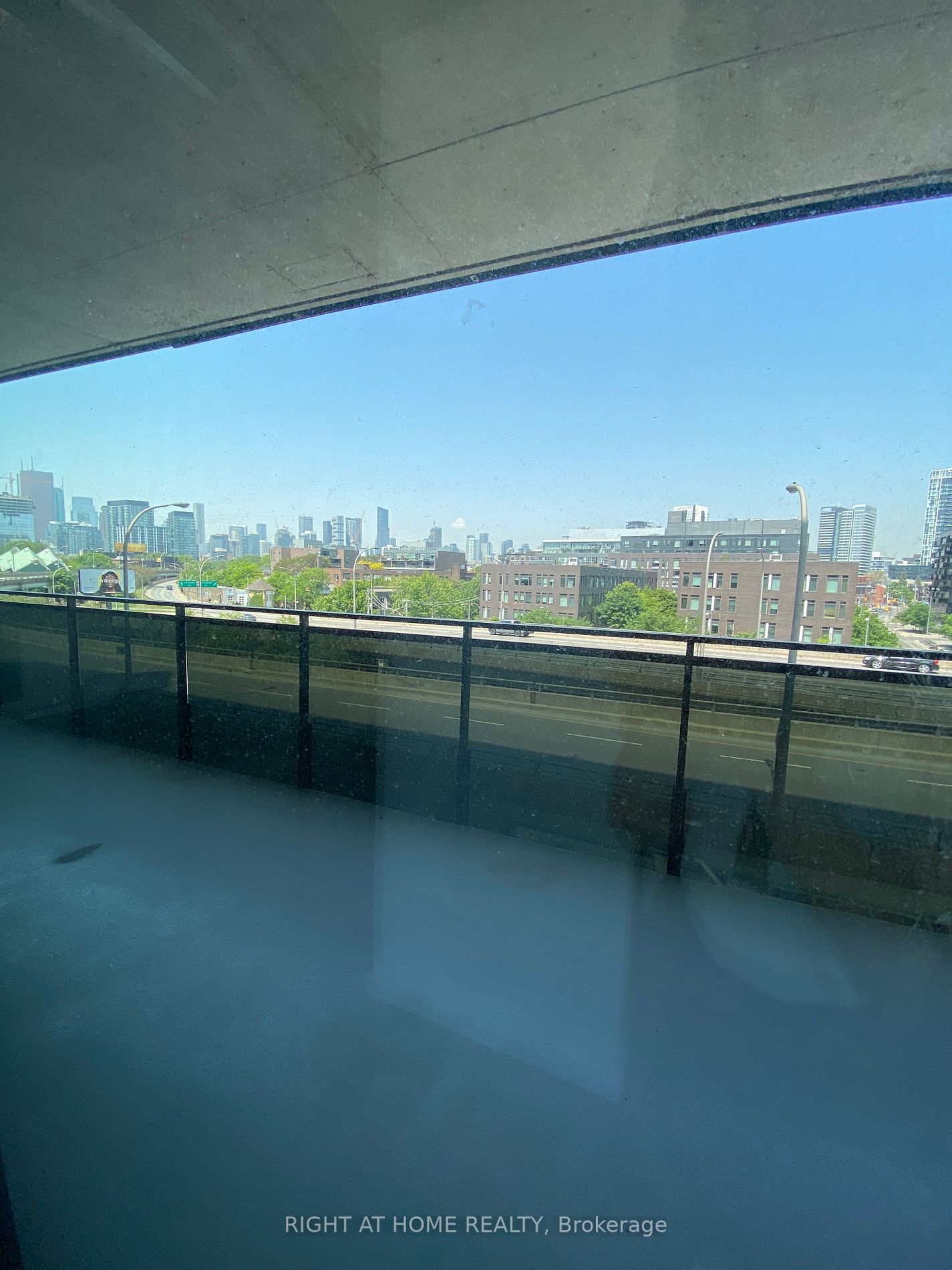 21 Lawren Harris Sq 413