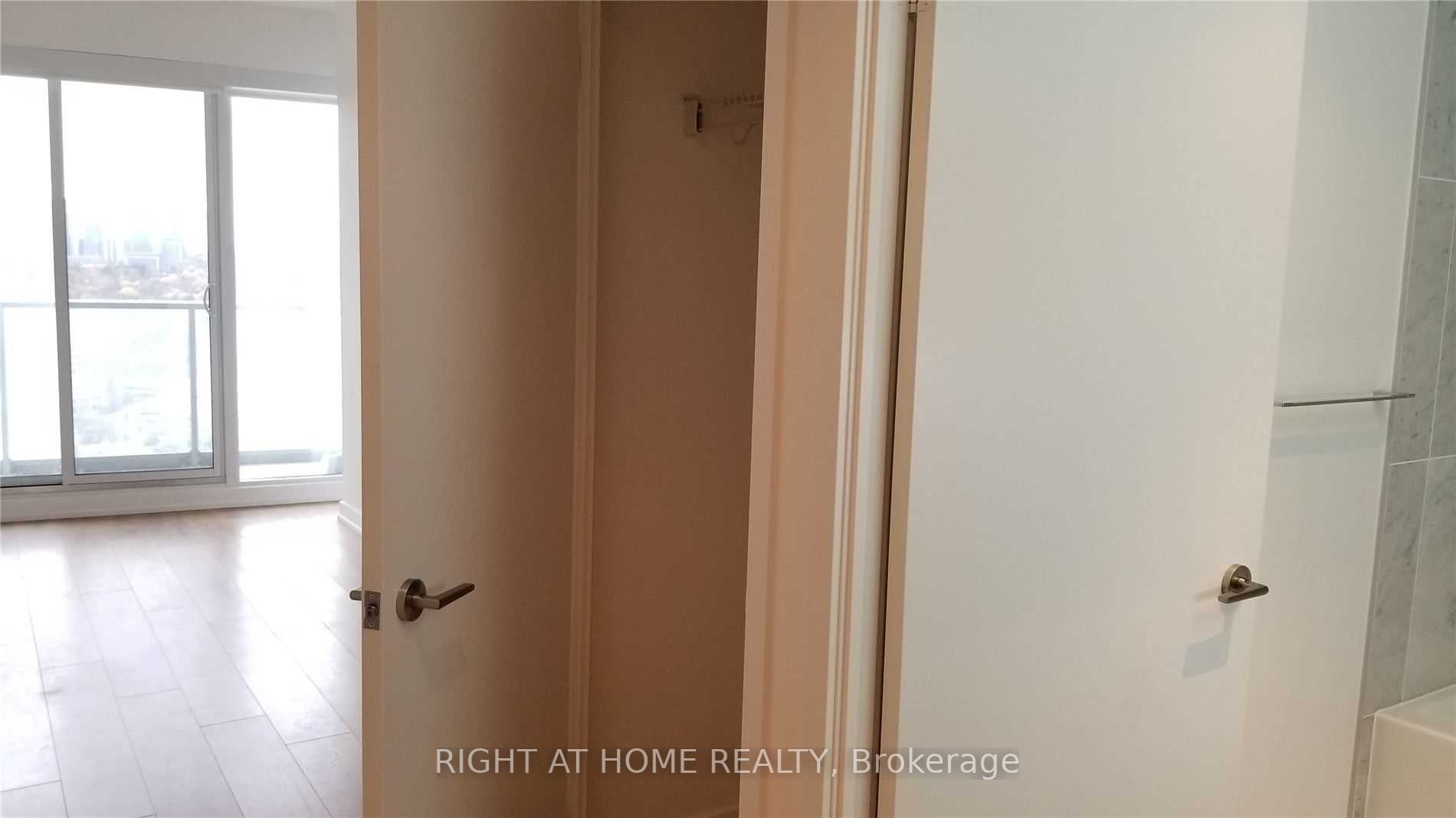 117 Mcmahon Dr 2501