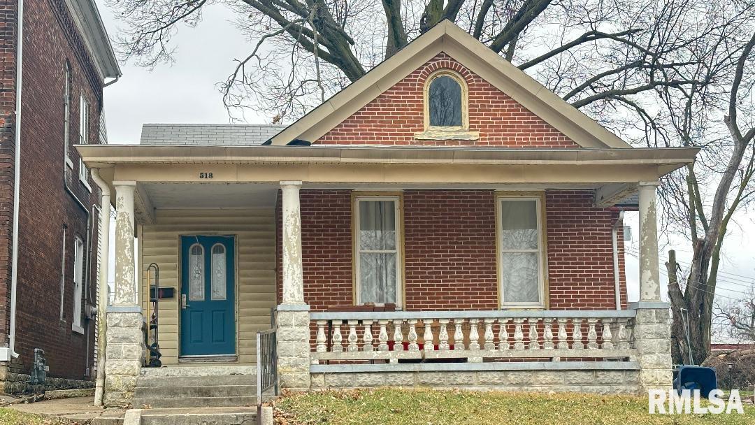 2-bedroom, 1-bath home offering approximately 1,240 sq ft with a 1-car detached garage. This property is a great opportunity for an investor or buyer looking for a fixer-upper project. Updates include water heater and furnace replaced in 2020, furnace needs new control board and a roof estimated to be under 6 years old.