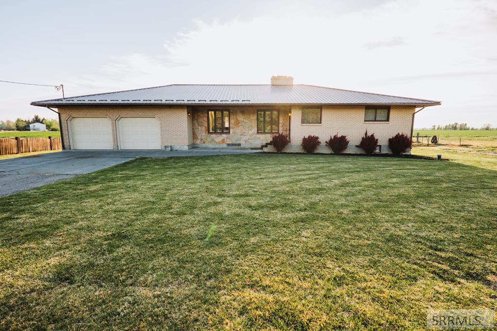 202 Cottonwood Lane
