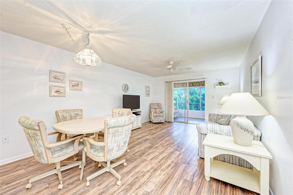 302 47Th Avenue Drive W 318 Bradenton FL 34207 by Hunt Brothers Realty