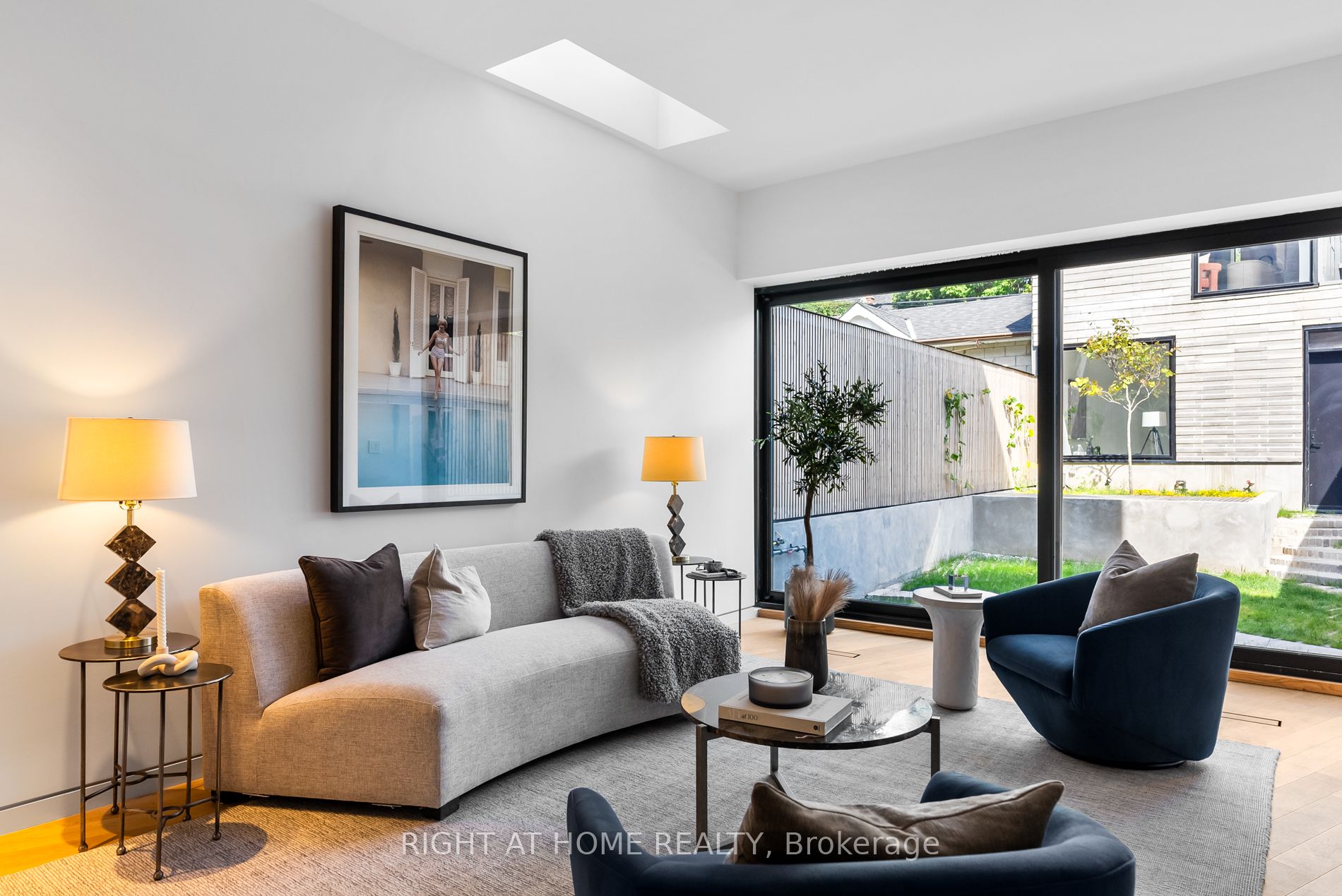 44 Foxley St