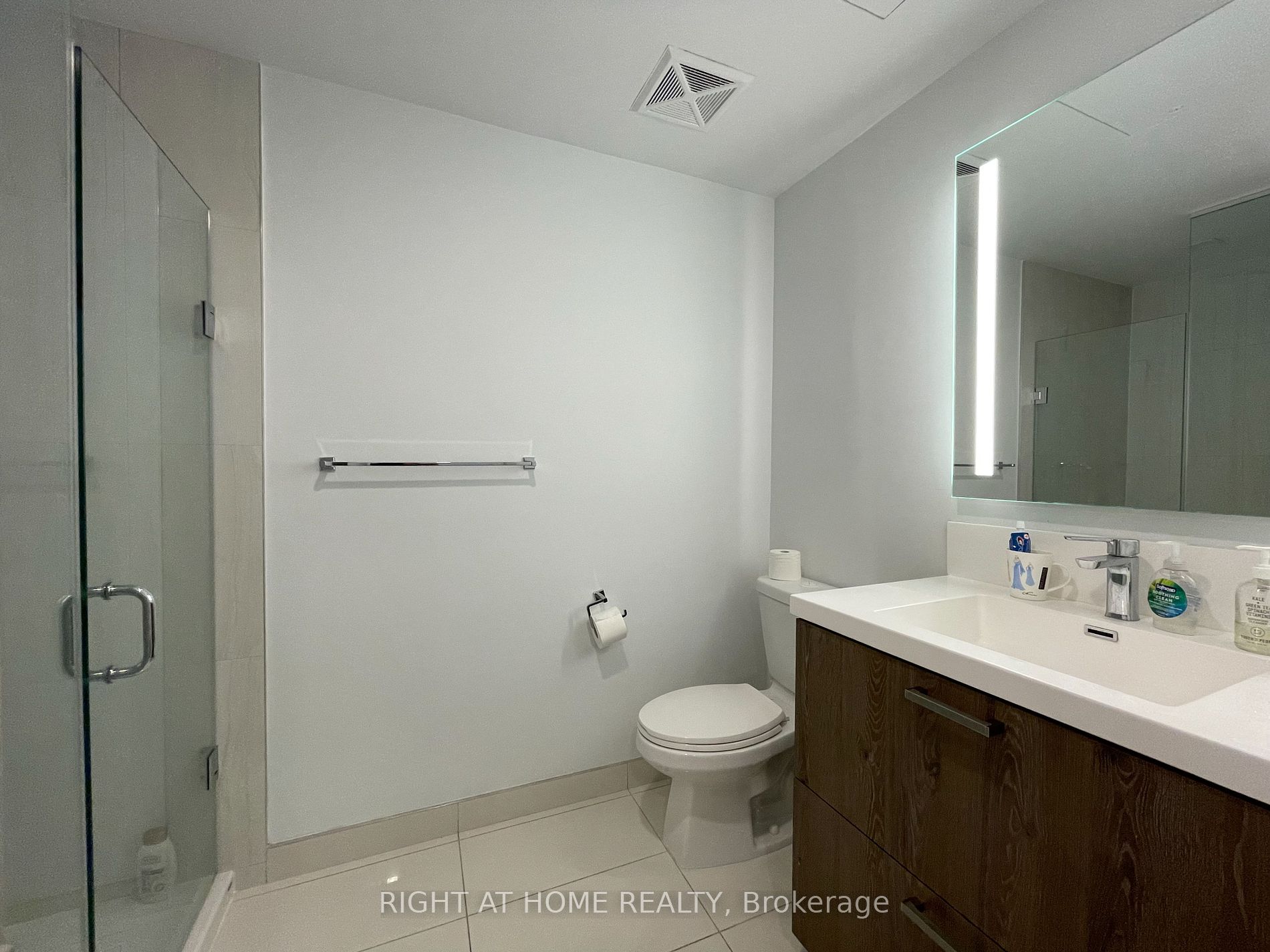 50 Mccaul St 1011