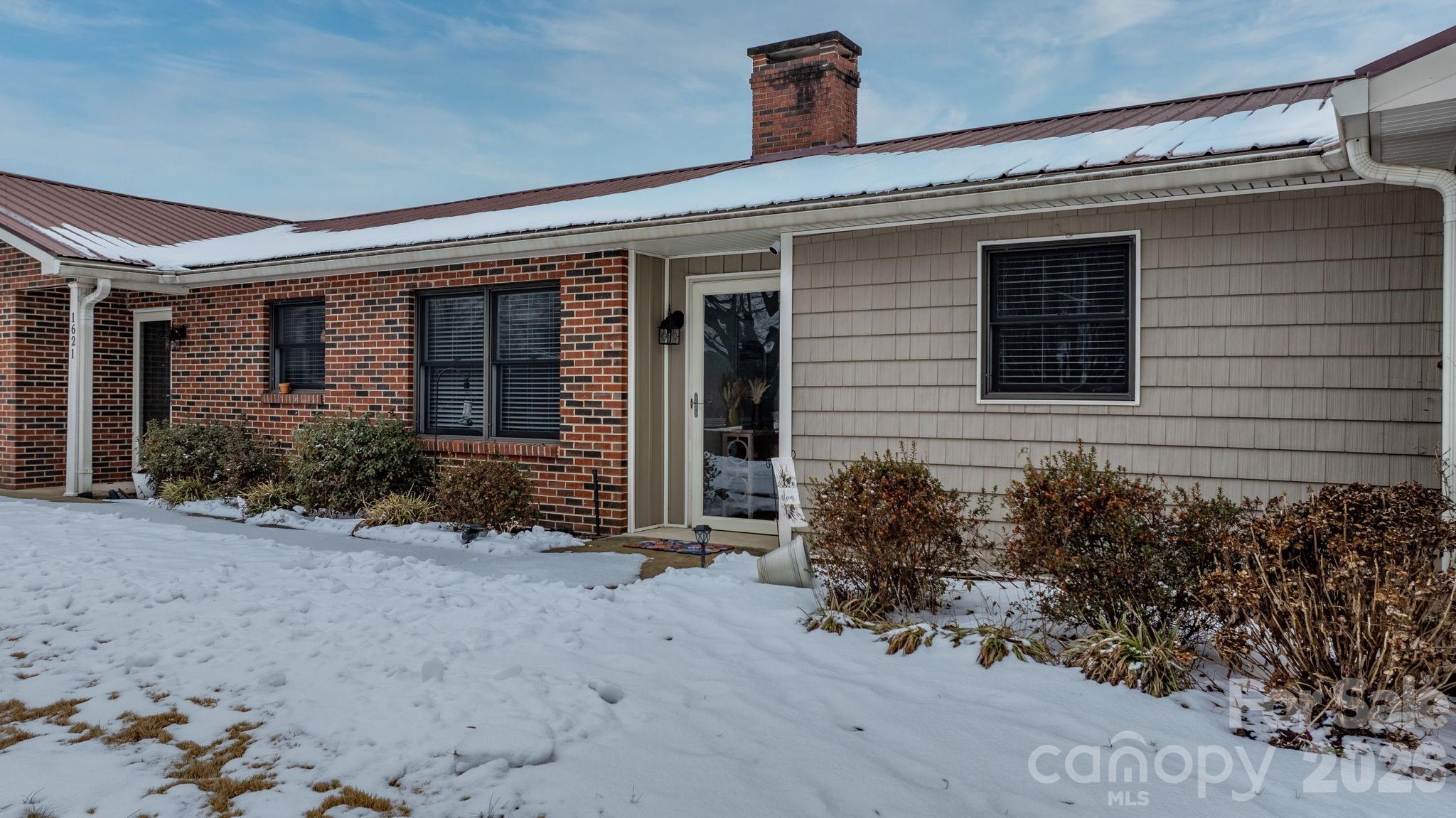 1621 Dakota Drive