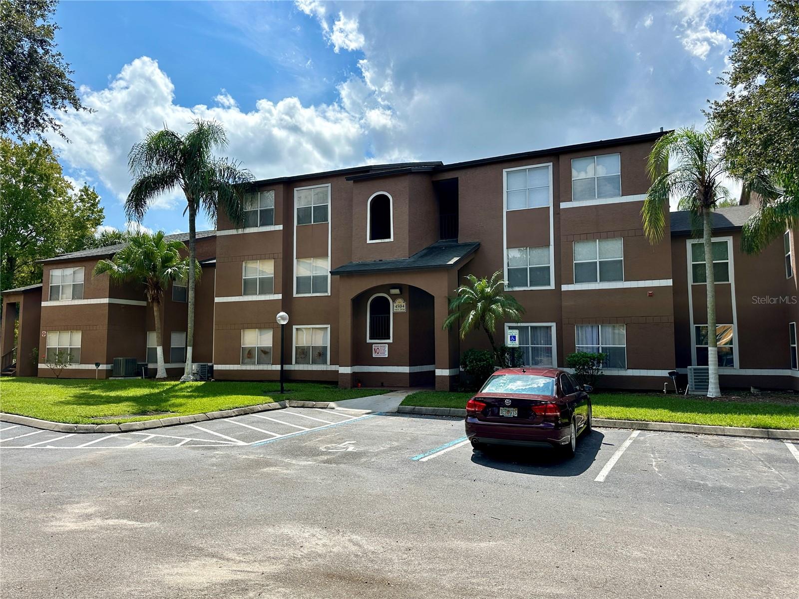 4504 Commander Drive 1835