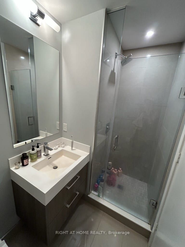 1 Yorkville Ave 805