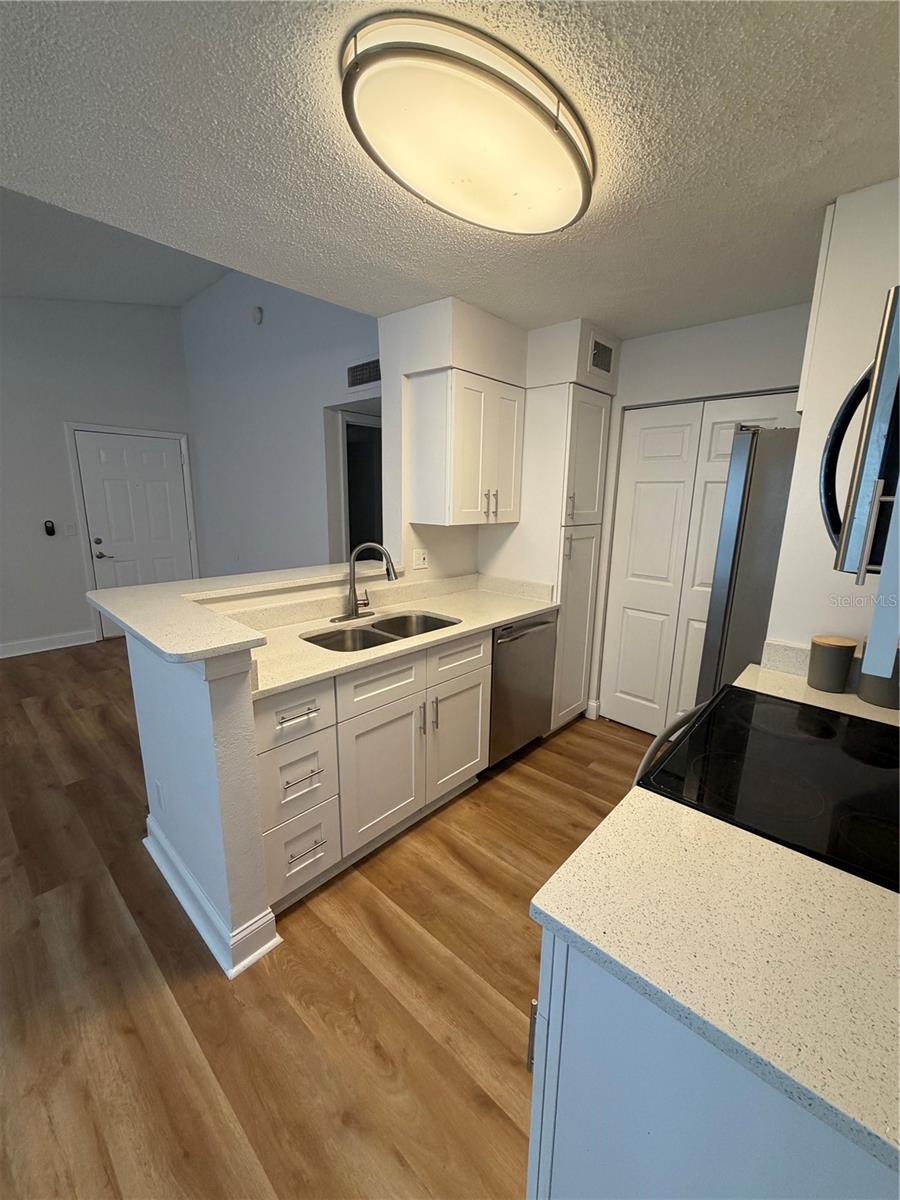 11520 Westwood 527