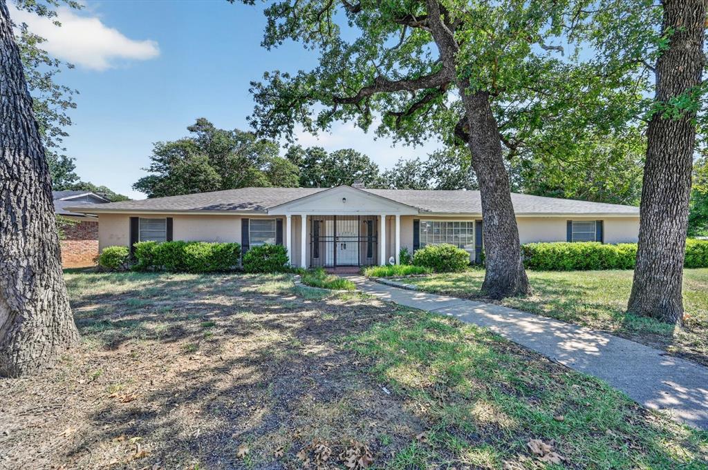 7200 Ellis Road