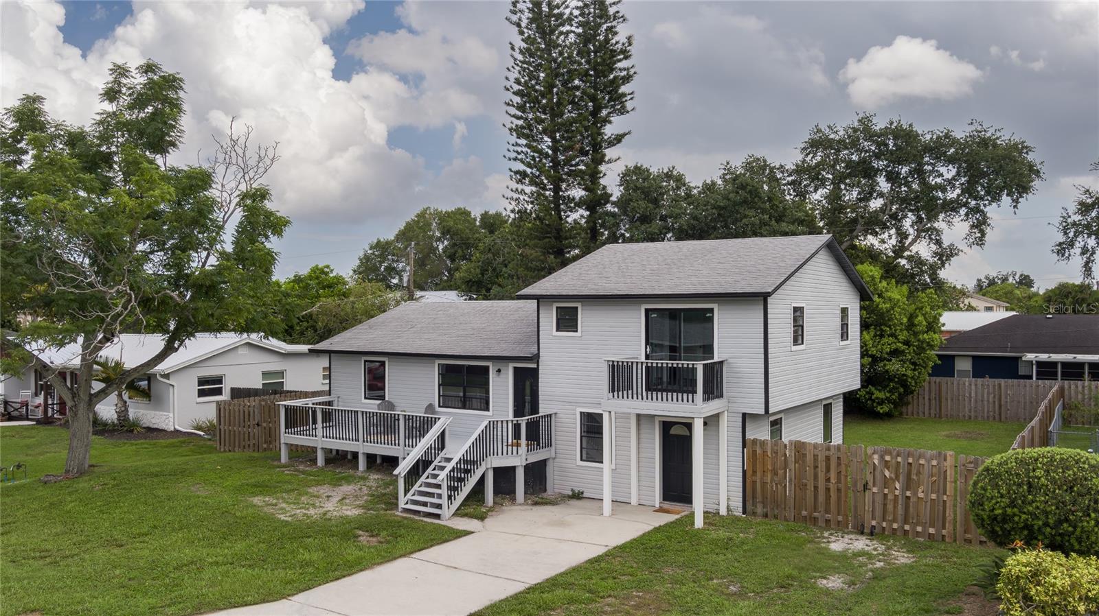 332 48th Street Court W