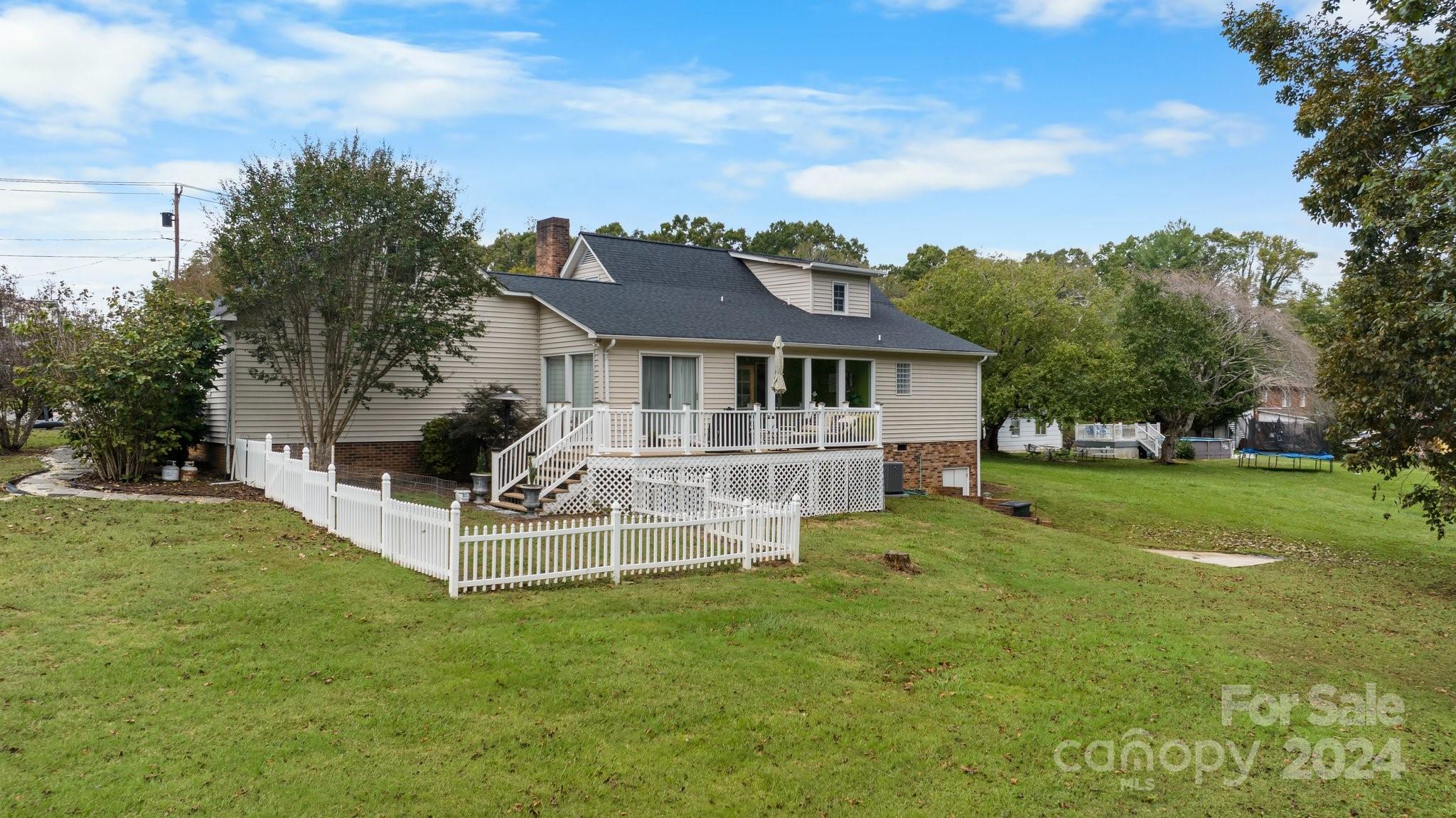 2461 Walt Arney Road