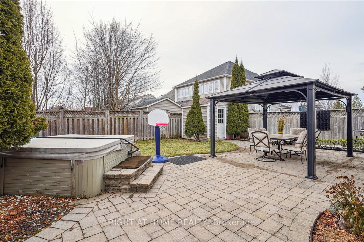 48 Hawstead Cres
