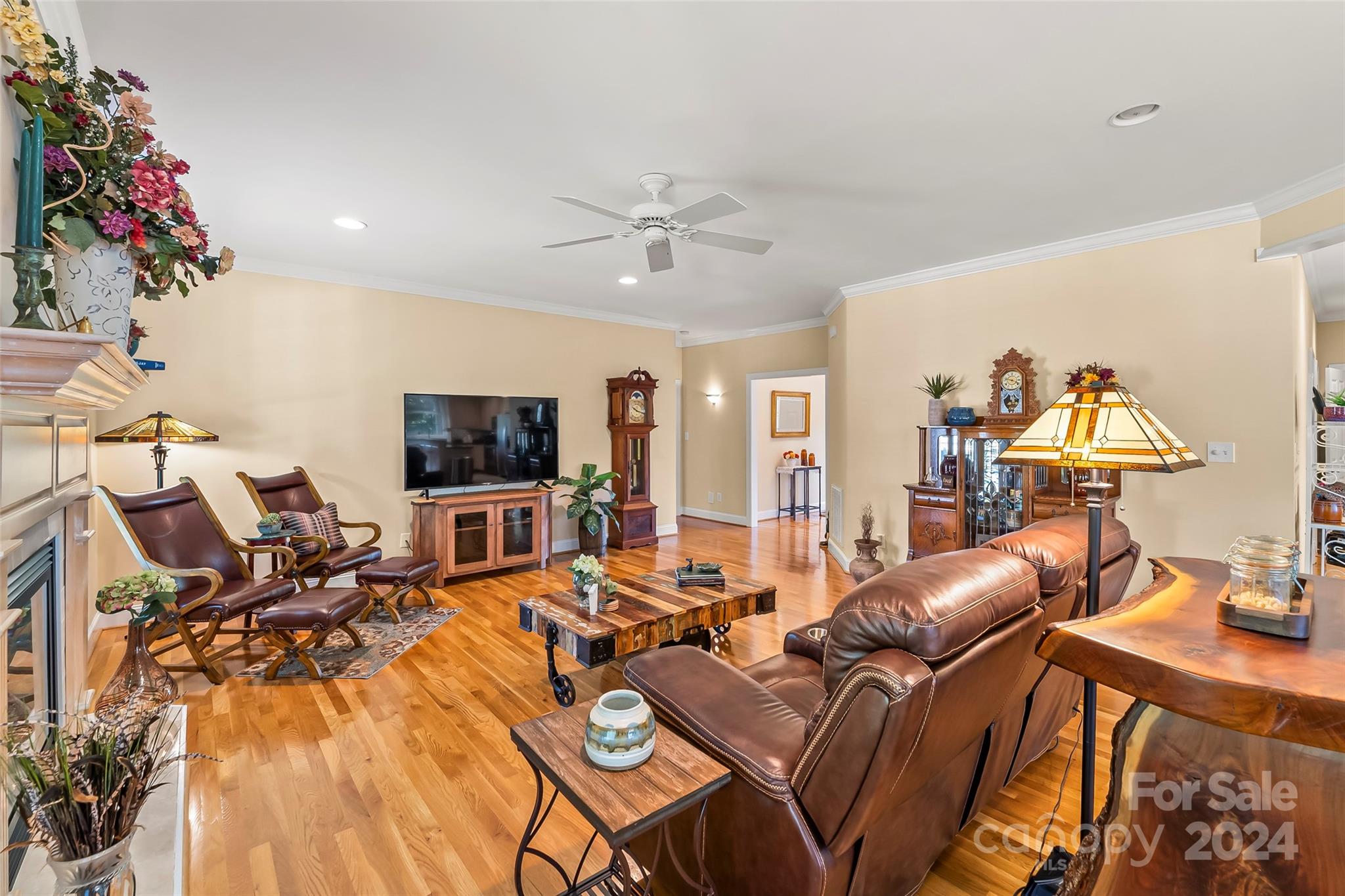 107 Crosscreek Drive