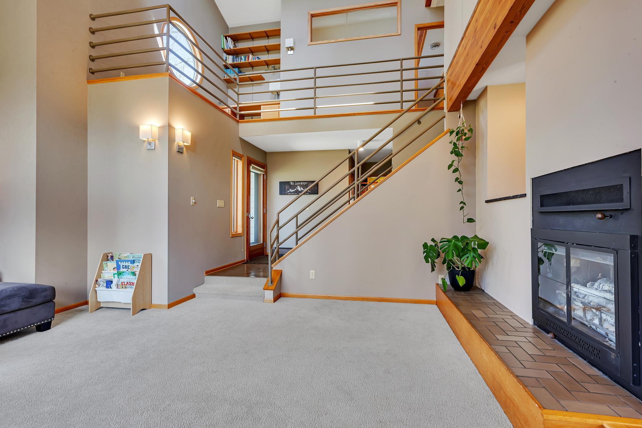 2022 Hillcrest Drive