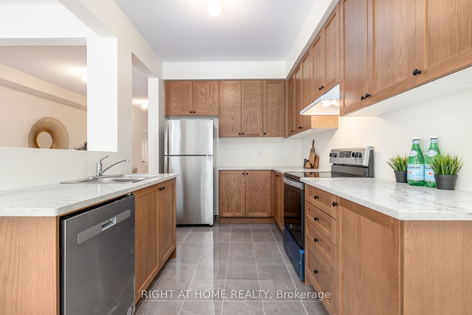 1265 Jim Brewster Circ