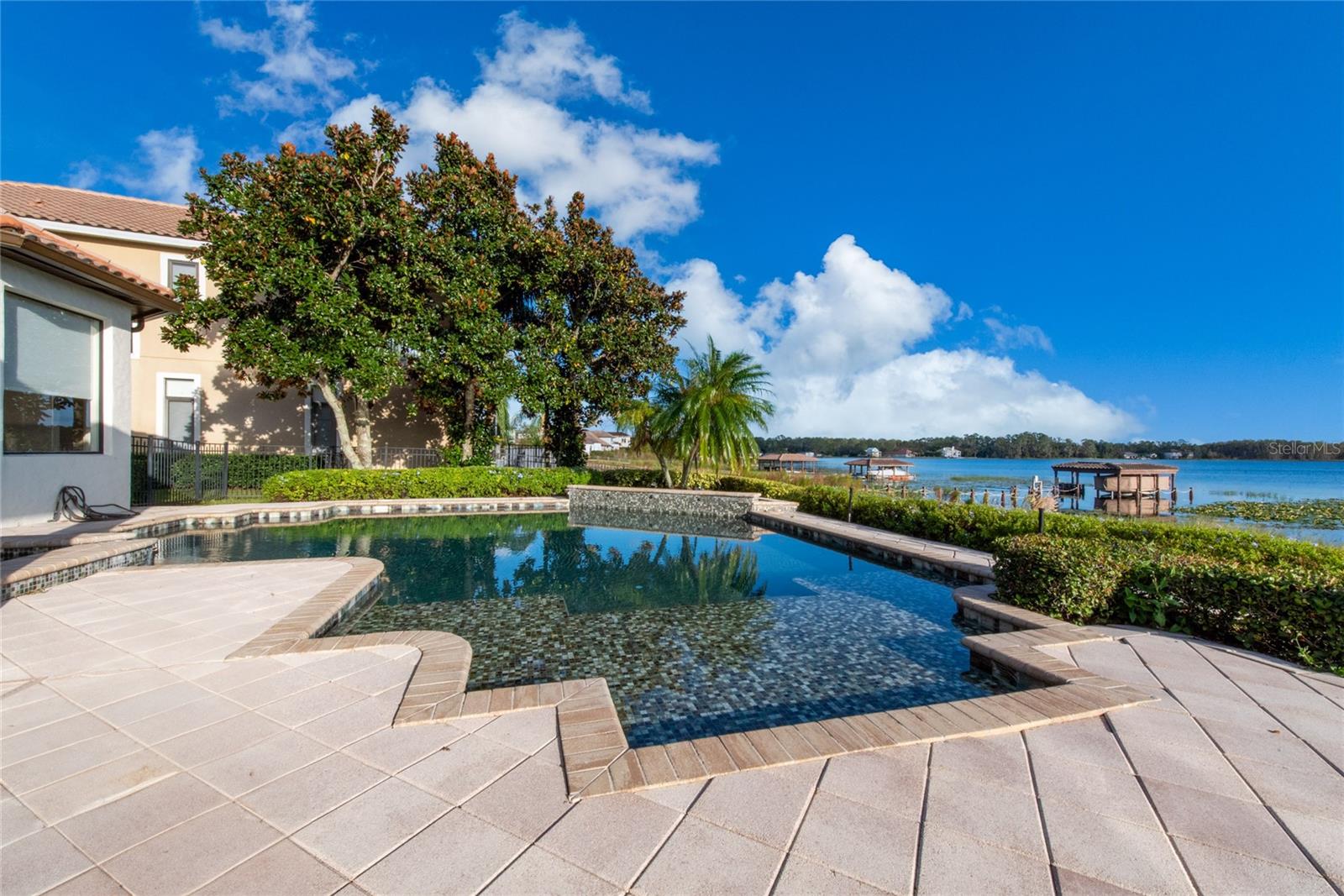 14616 Avenue Of The Rushes