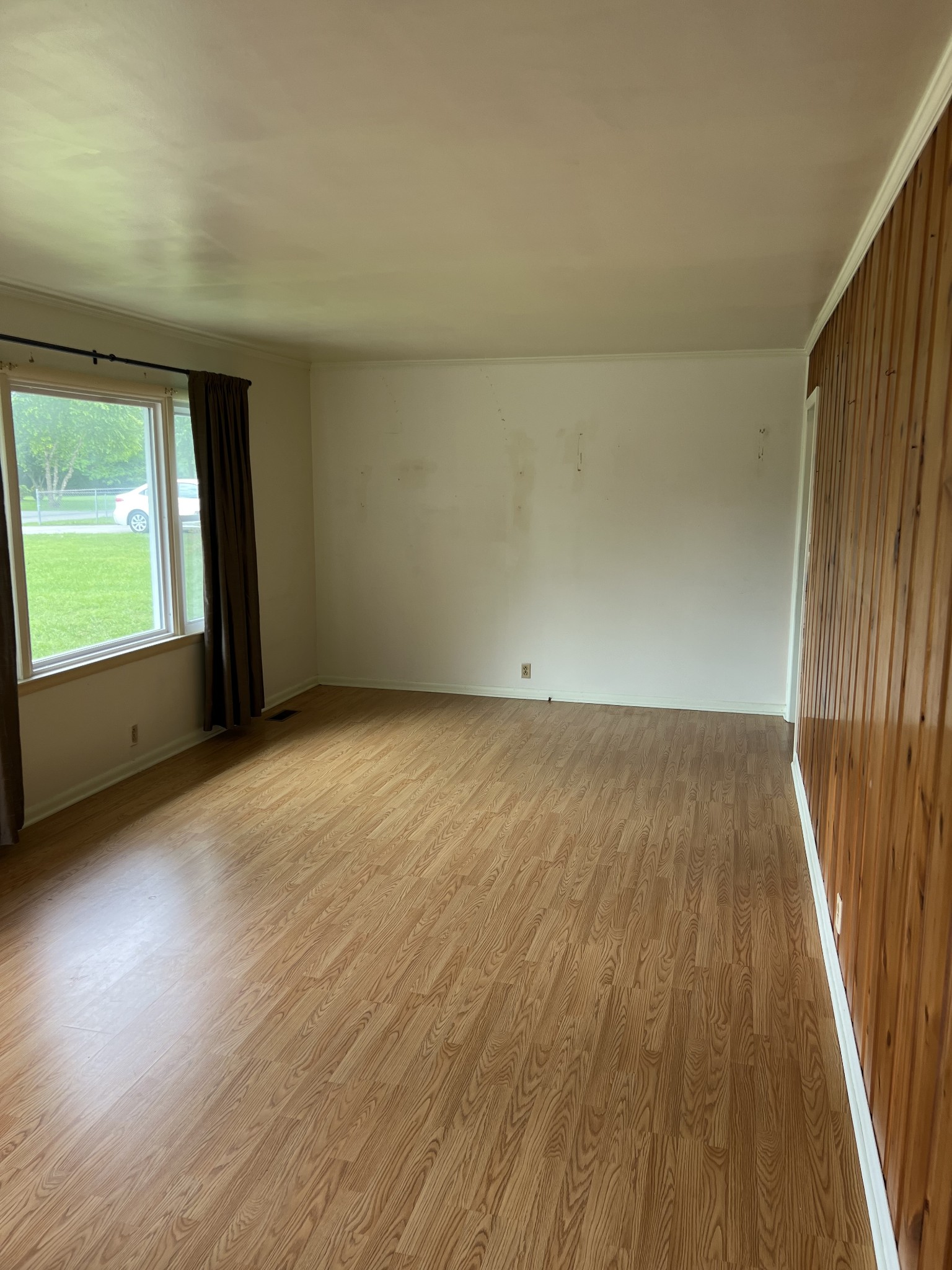 350 Lagoon Dr