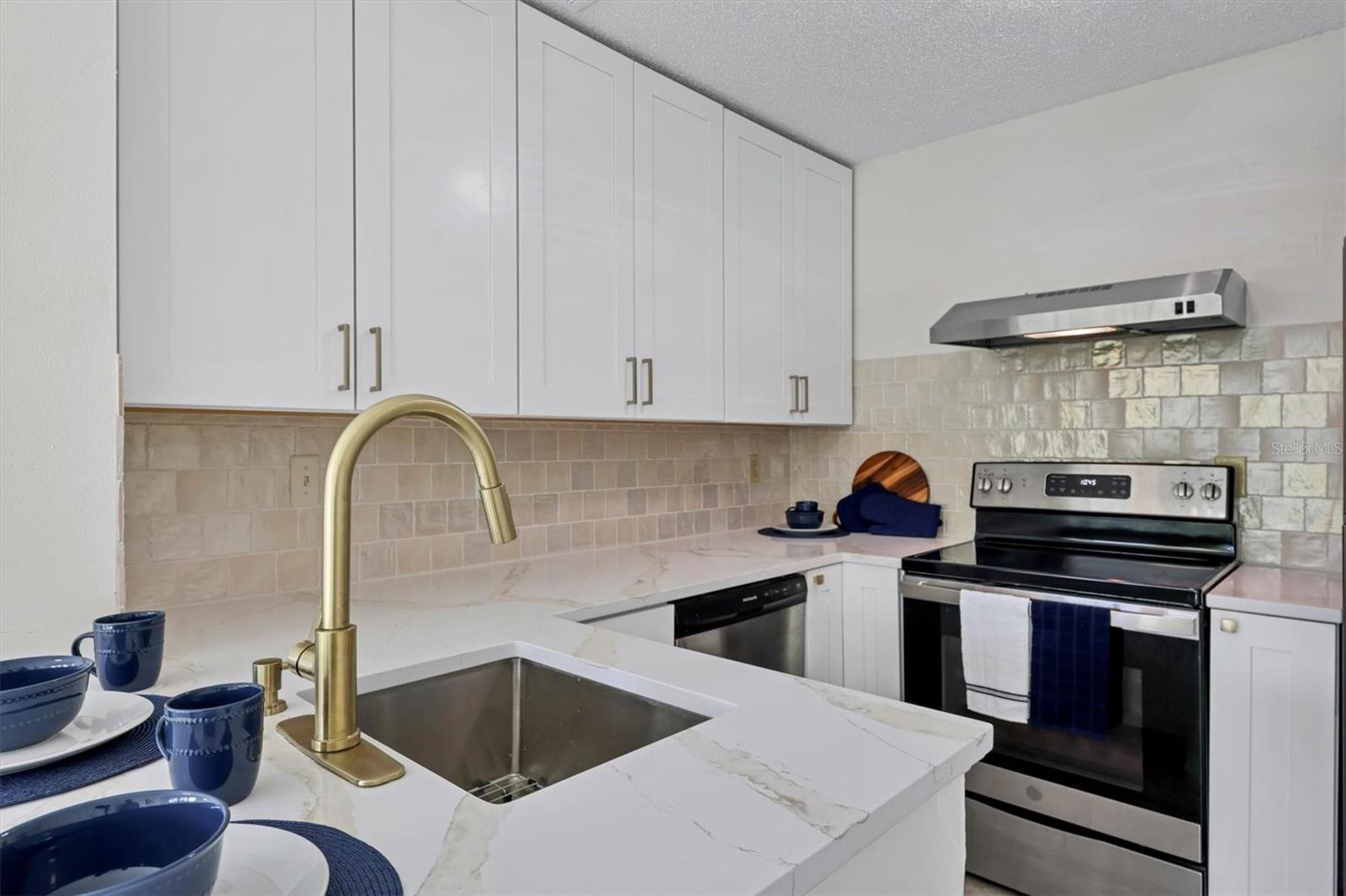 4020 Crockers Lake Boulevard 14