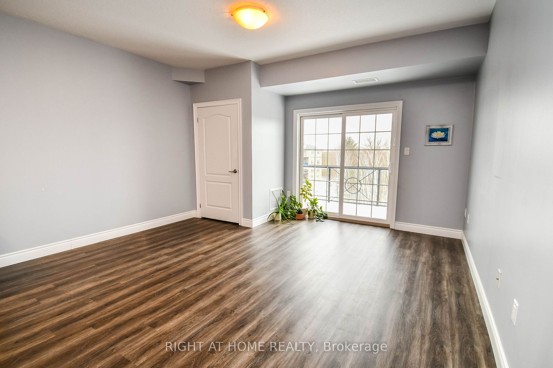 40 S Ferndale Dr 409