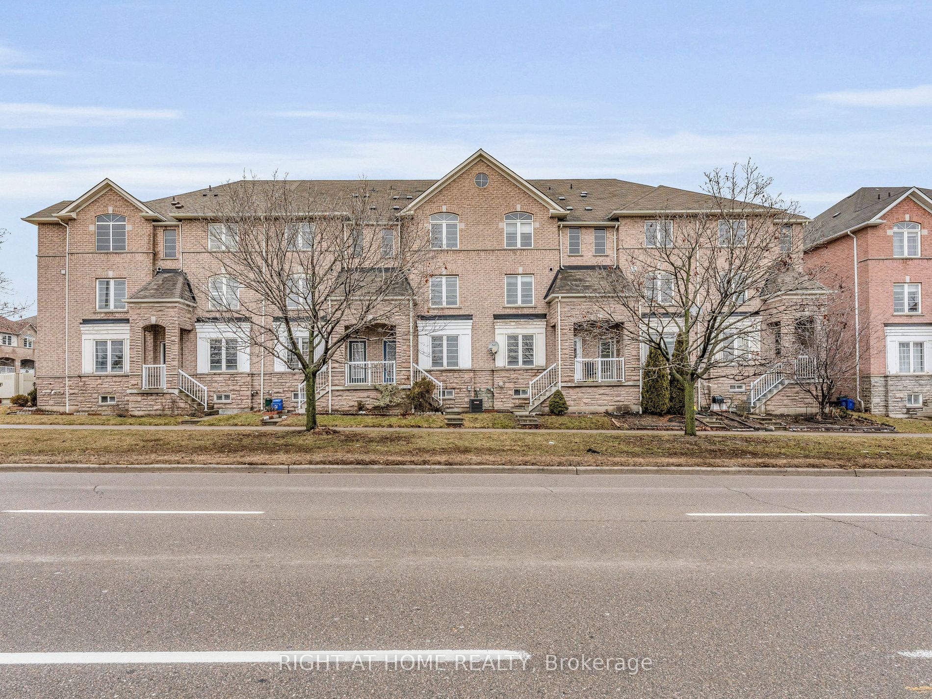 162 W Bayly St