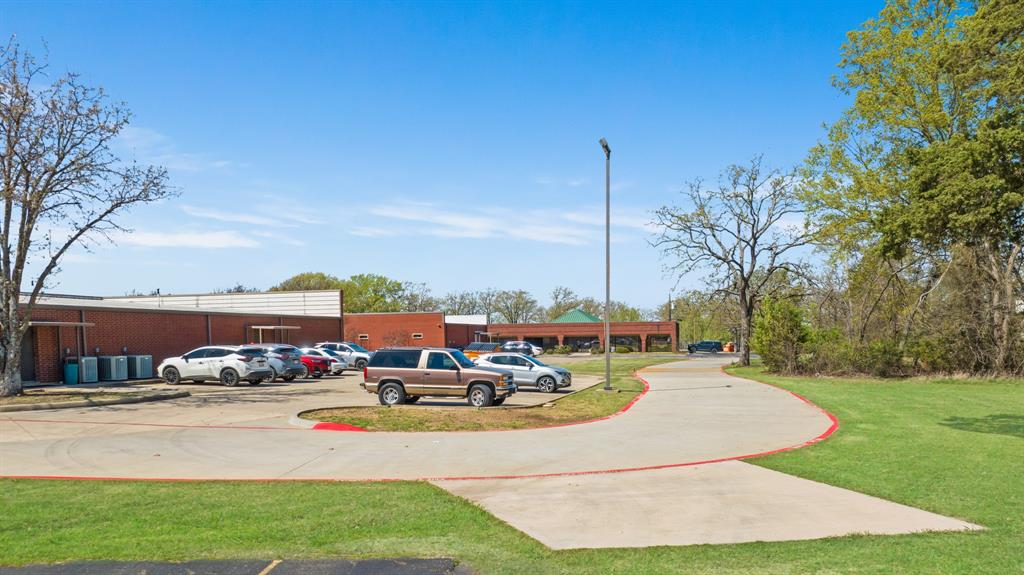 2775 NE Loop 286 Highway