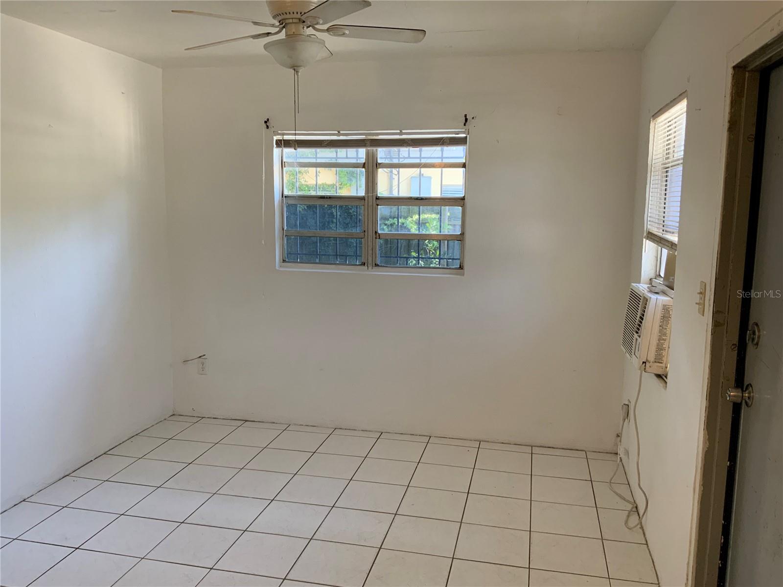 2926 N Orange Avenue