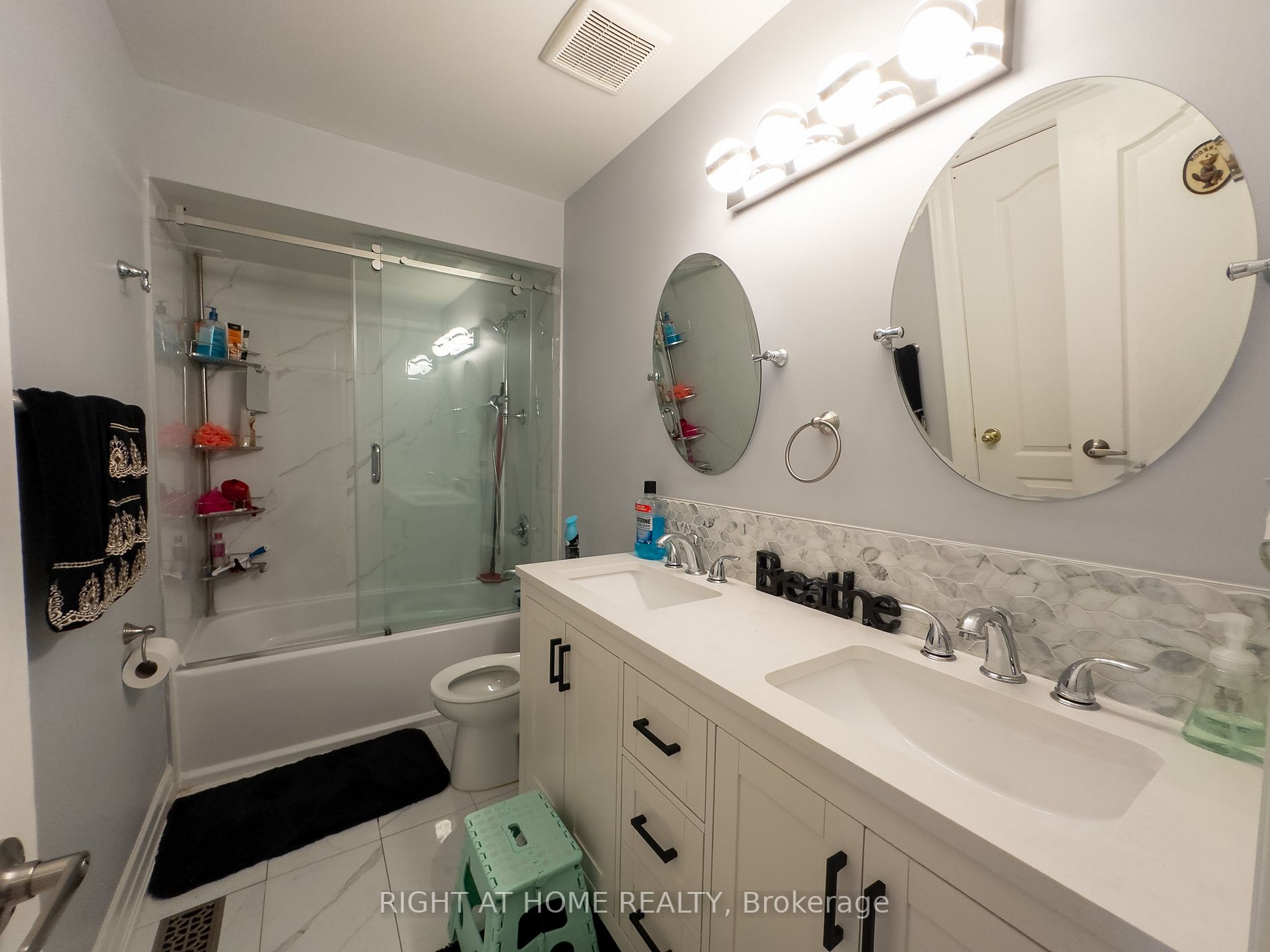 30 Pauline Cres 6
