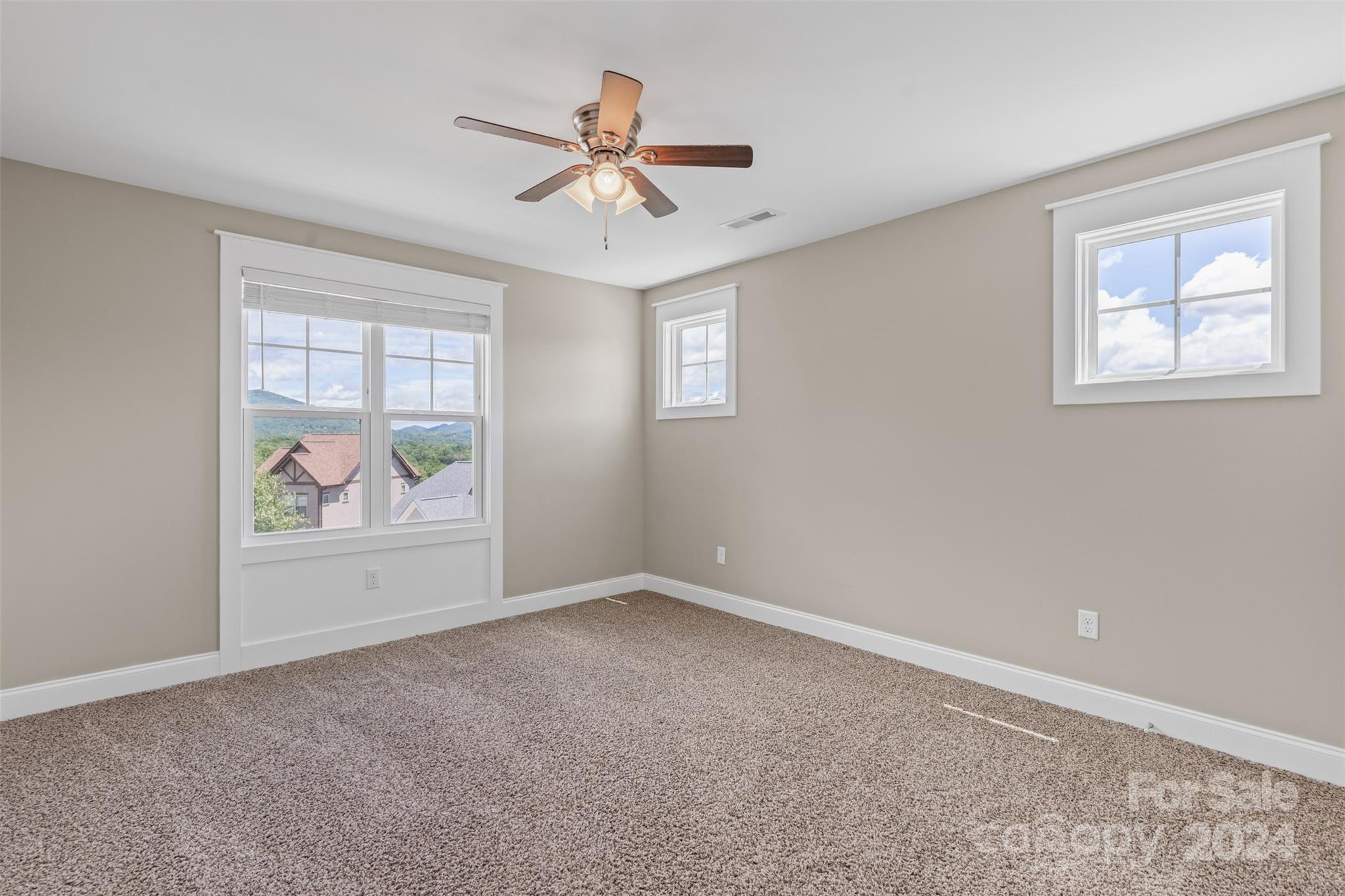 52 Tudor Way