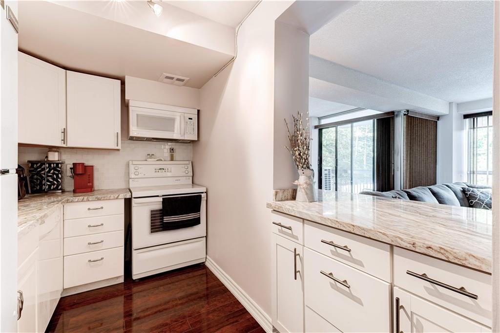 150 CHARLTON Avenue E 308