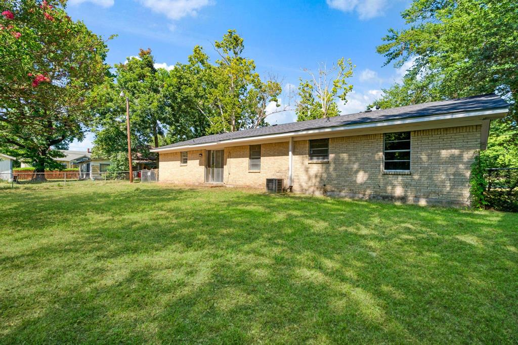 351 NE 6th