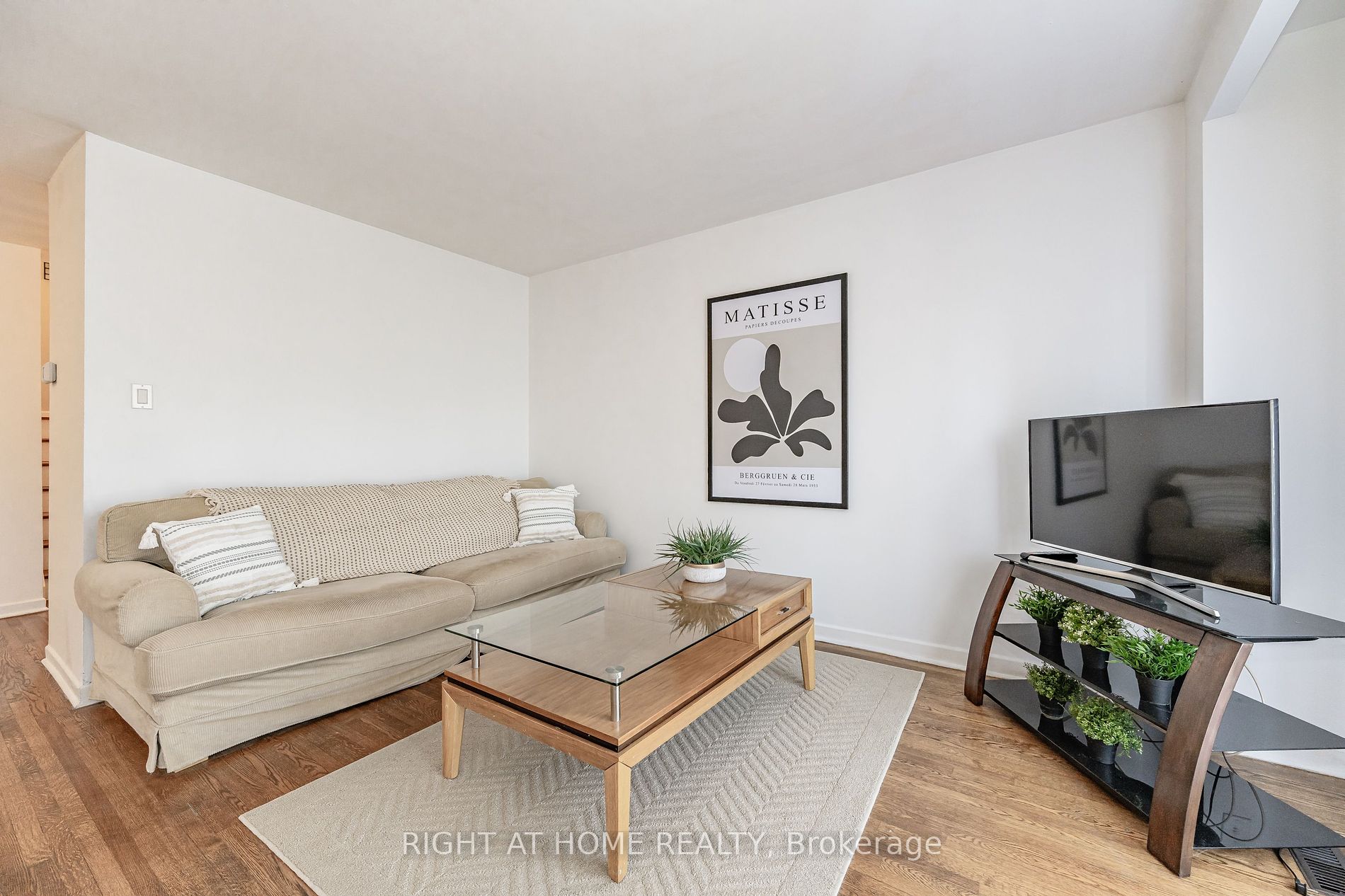 605 N Francis Rd 605