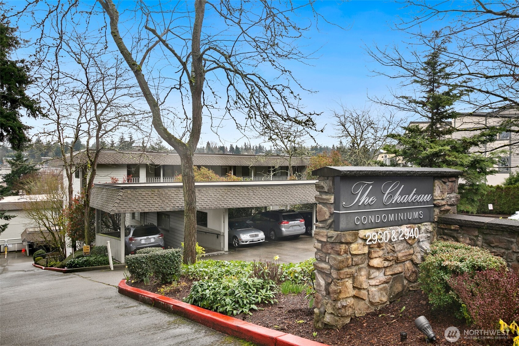 Welcome to this open and spacious 1,284 sq ft condo unit in the heart of downtown Mercer Island. This bright 2-bedroom, 2-bath home features an expansive living and dining area with a cozy wood-burning fireplace and wet bar—ideal for entertaining. A wall of windows fills the space with natural light and opens to a covered deck with territorial views. The primary suite includes an en-suite bath, while the generously sized second bedroom is conveniently located near a full hall bath and in-unit laundry. Enjoy abundant storage throughout, including ample closet space. Prime location just moments from Metropolitan Market, restaurants, parks, shopping, I-90, and the new light rail. Pet-friendly.