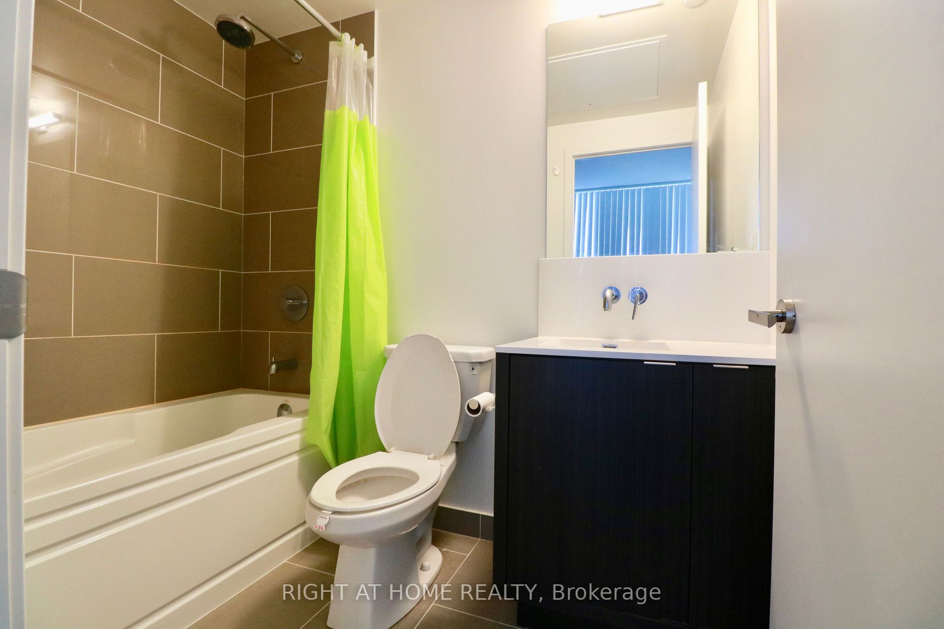 88 Harbour St 4904
