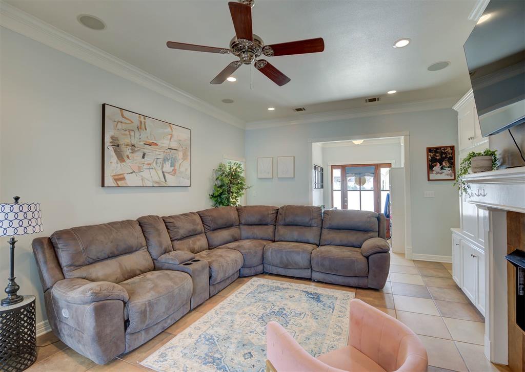 5861 Bluebonnett Drive