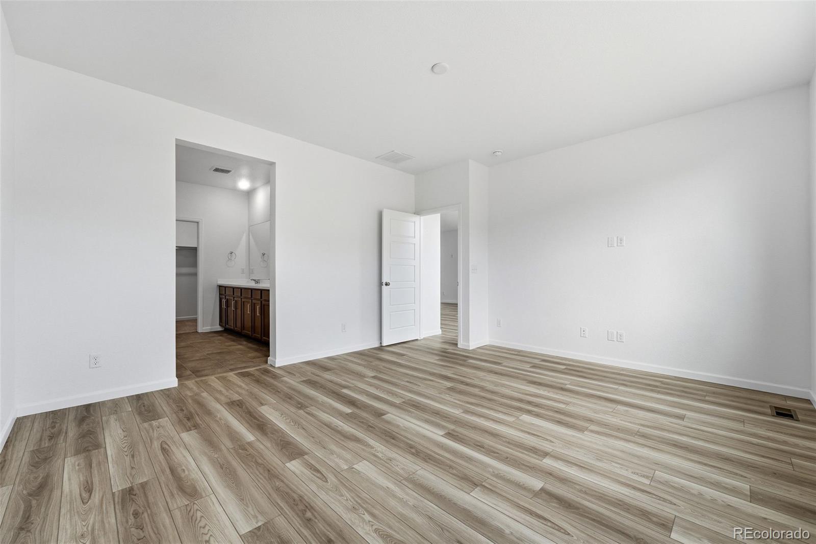 3384 N Duquesne Way