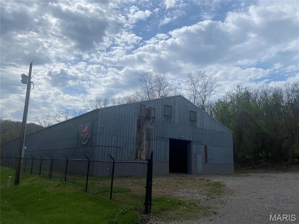 9897 County Road 410