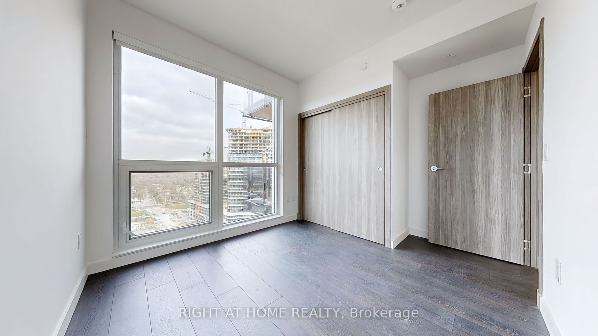 27 Mcmahon Dr 2307
