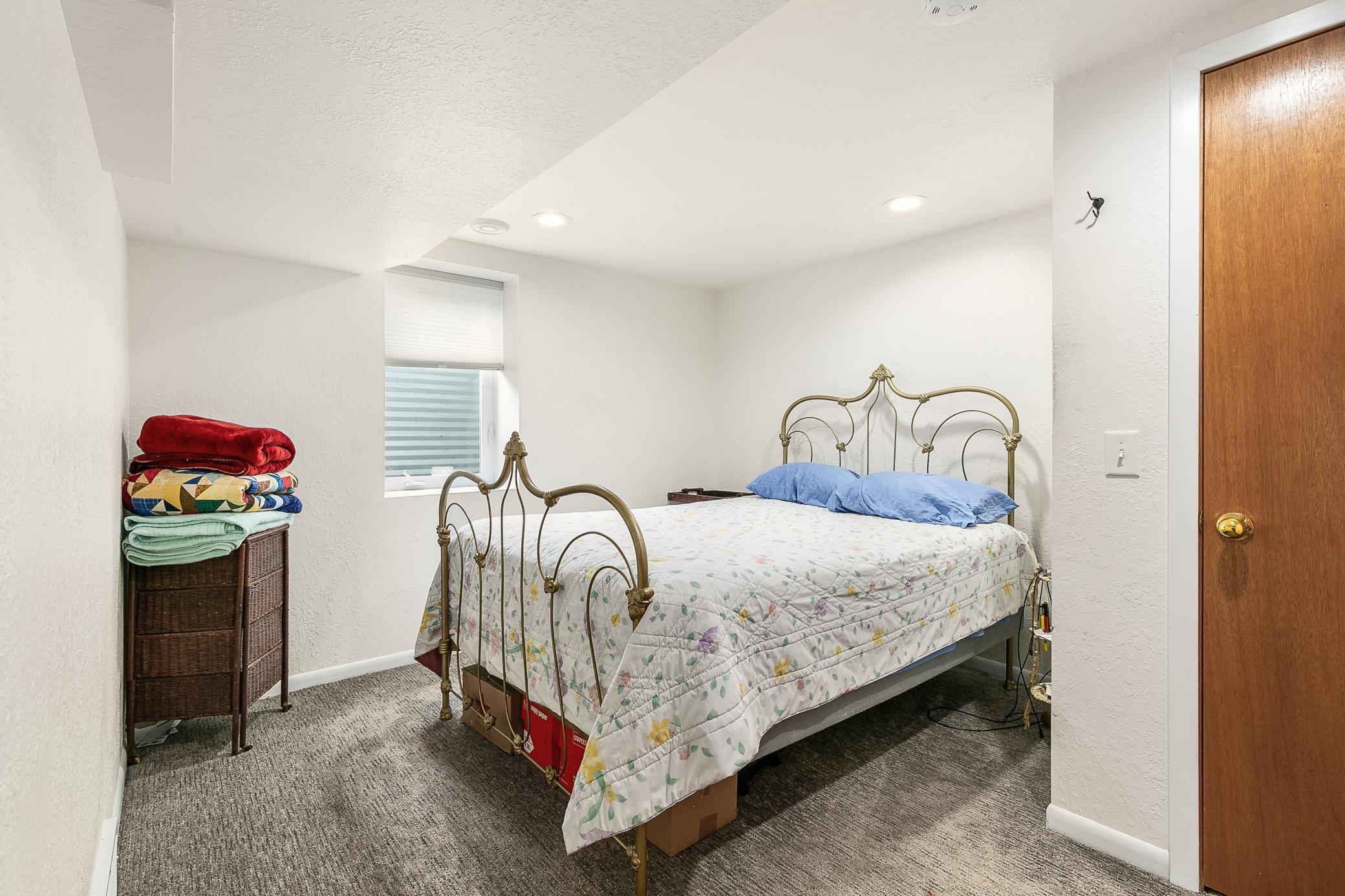 2655 Woodside Lane