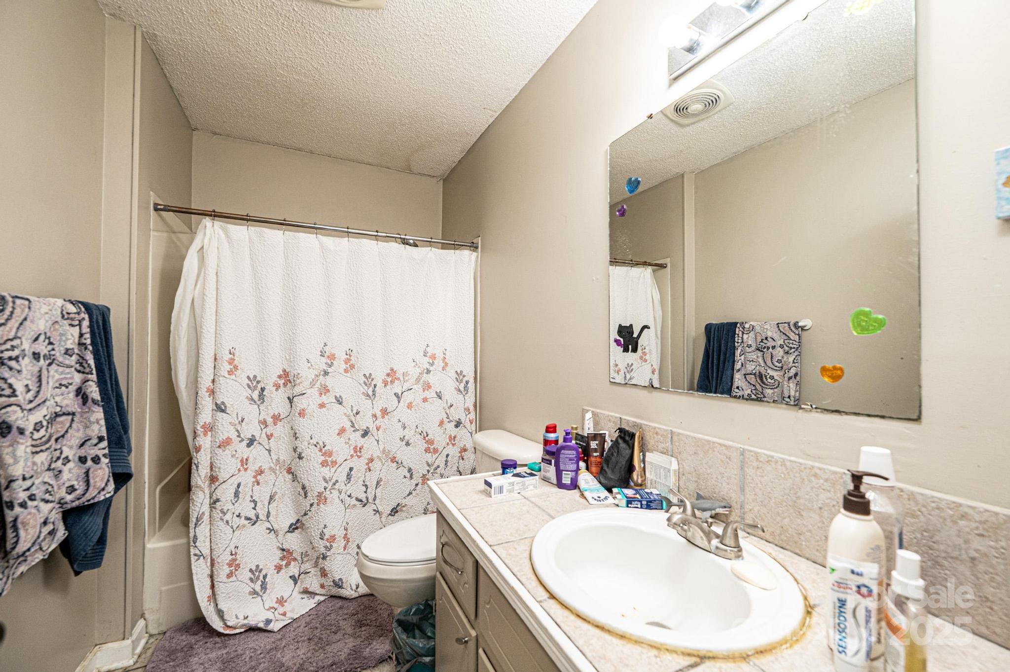 711 Meredith Court SW