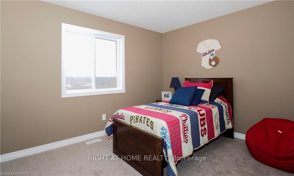 222 Ladyslipper Dr