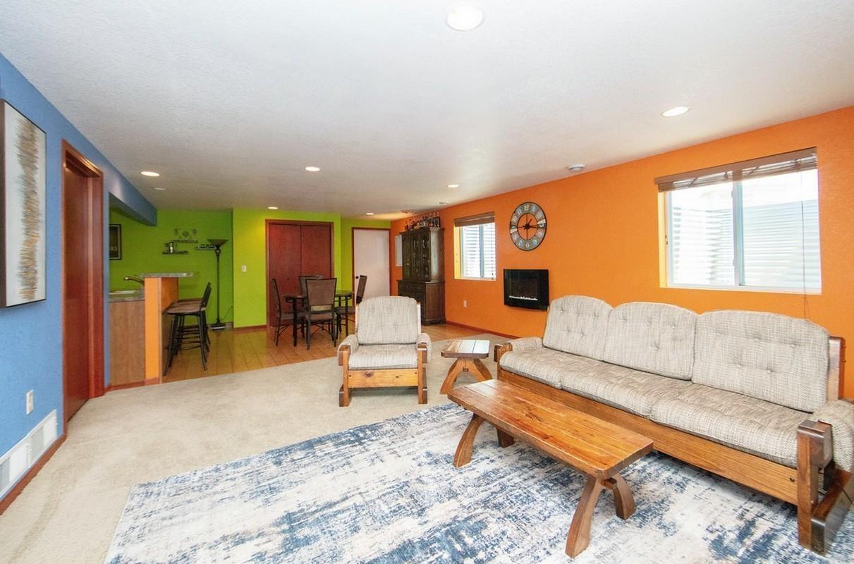 1210 N Walnut Street