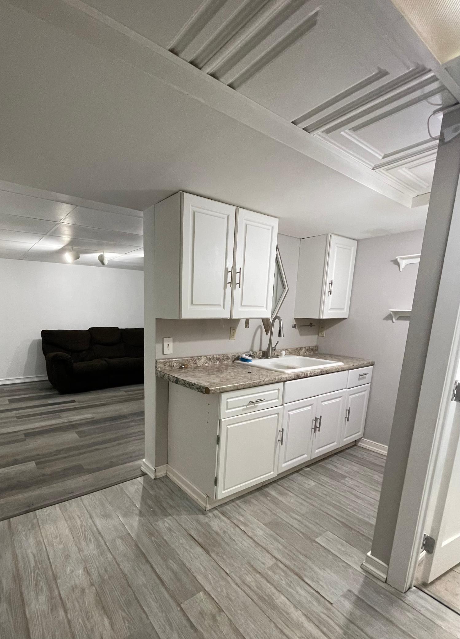 824 Park Street W