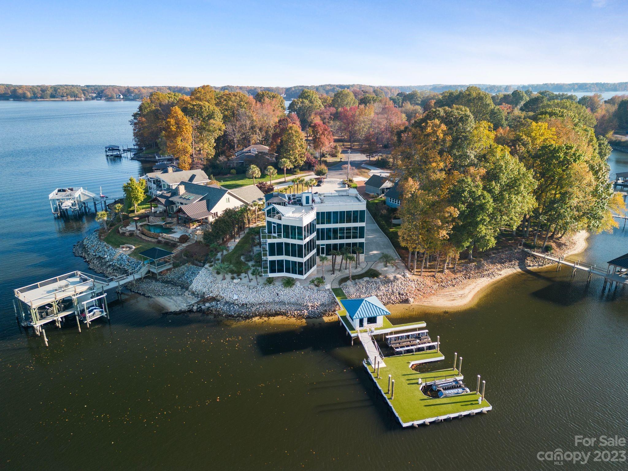 8776 Harbor Circle