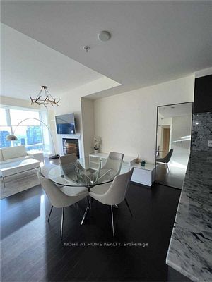 180 University Ave 4102