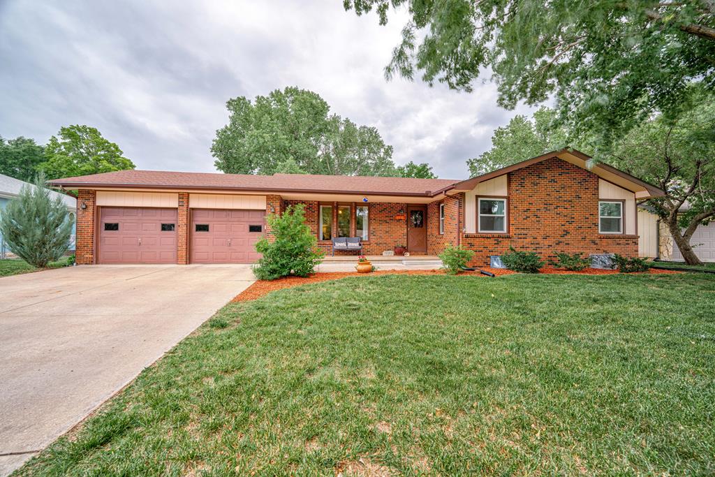 2356 Northwood Lane. Salina, Kansas • SalinaHomes