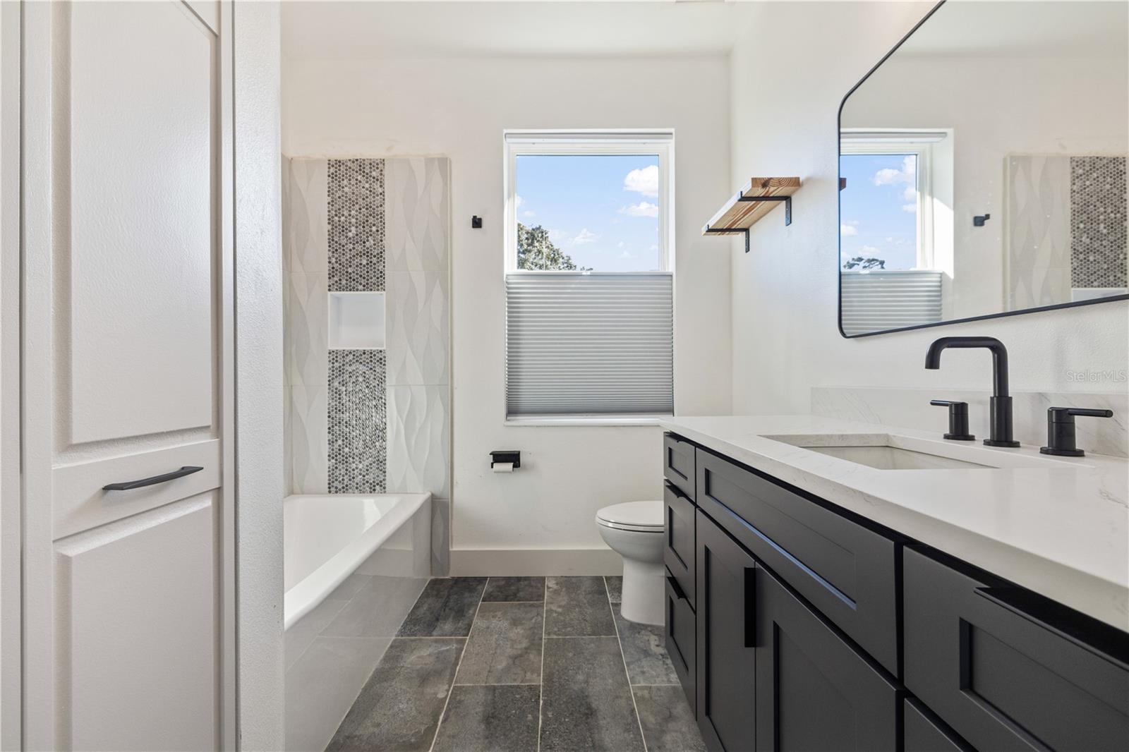 2727 W Chestnut Street