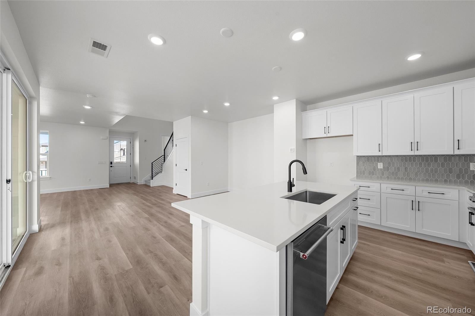 8735 Whiteclover Street